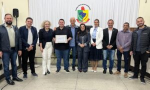 Câmara de Morro da Fumaça homenageia Realdo Bortolin Filho por canção dedicada a Estação Cocal