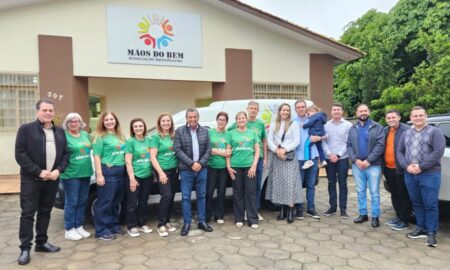 Associação Mãos do Bem ganha carro para ampliar o atendimento a famílias fumacenses