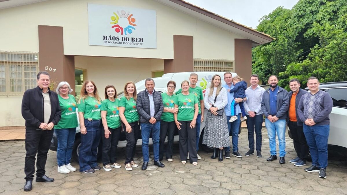 Associação Mãos do Bem ganha carro para ampliar o atendimento a famílias fumacenses