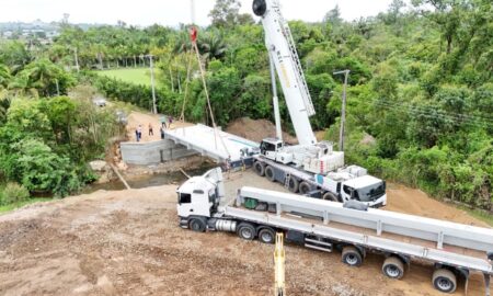 Ponte que liga Morro da Fumaça e Içara recebe nova estrutura