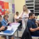 História da professora Viviane Gomes Guerreira emociona e revela o poder transformador da Educação de Jovens e Adultos
