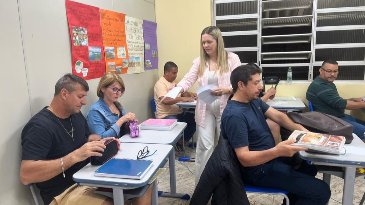 História da professora Viviane Gomes Guerreira emociona e revela o poder transformador da Educação de Jovens e Adultos