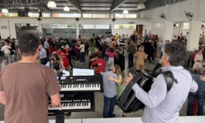 Baile e cerimônia de premiação encerram 1º Jogos da Terceira Idade de Morro da Fumaça