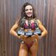 Simoni Scheffer conquista três troféus em sua estreia no fisiculturismo pela Federação NPC 12 Simoni Scheffer conquista três troféus em sua estreia no fisiculturismo pela Federação NPC