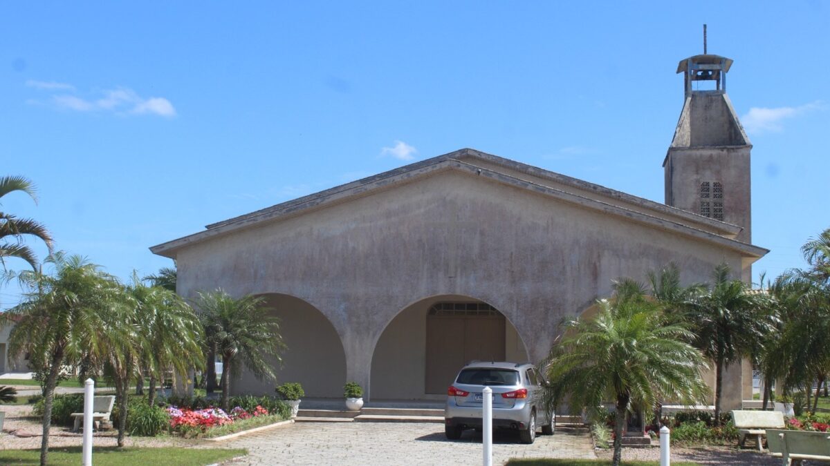 Comunidade organiza almoço festivo para ajudar na reconstrução da torre da igreja da Praia da Esplanada