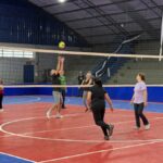 Com vôlei adaptado, Morro da Fumaça dá início a primeira edição dos Jogos da Terceira Idade 6 Com vôlei adaptado, Morro da Fumaça dá início a primeira edição dos Jogos da Terceira Idade