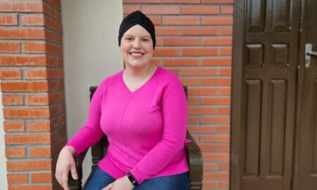 Jovem fumacense enfrenta câncer de mama e reforça a importância do diagnóstico precoce
