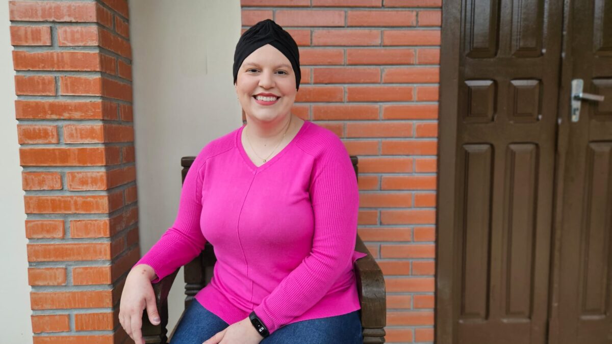 Jovem fumacense enfrenta câncer de mama e reforça a importância do diagnóstico precoce