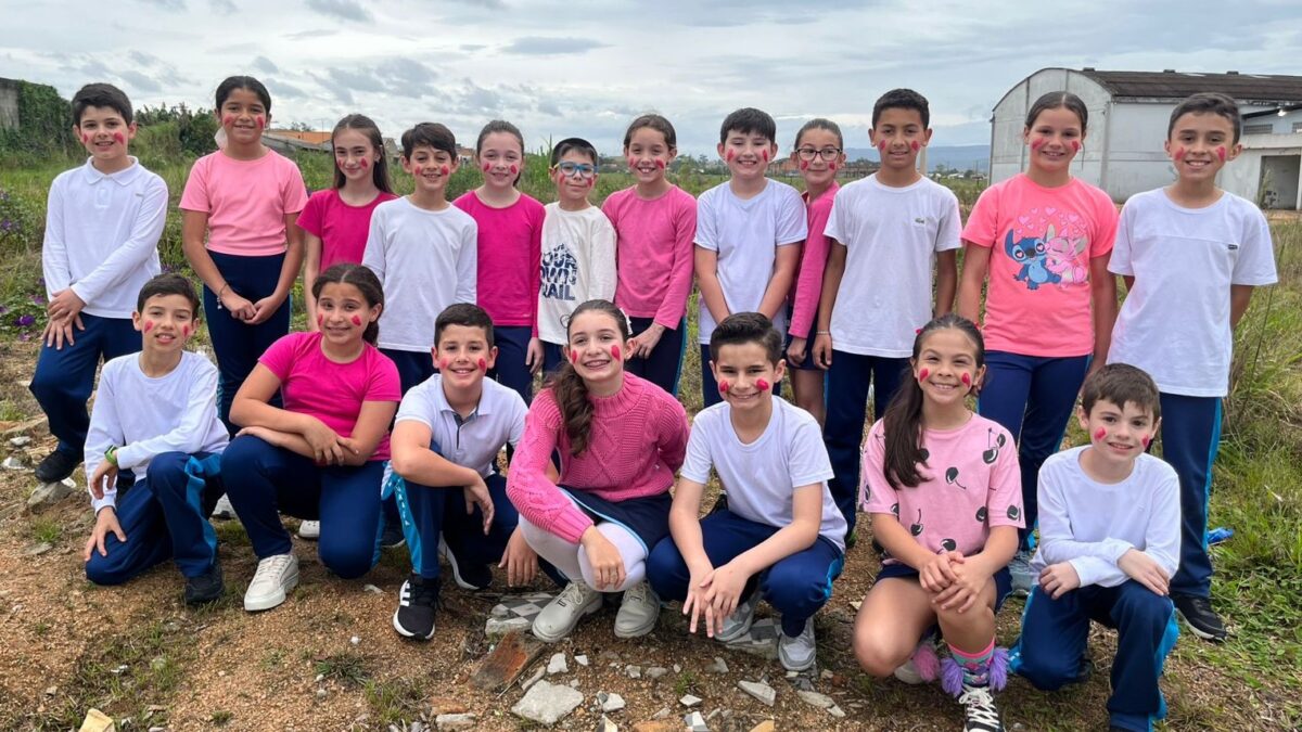 Alunos da escola Pietro Maccari promovem ações do Outubro Rosa