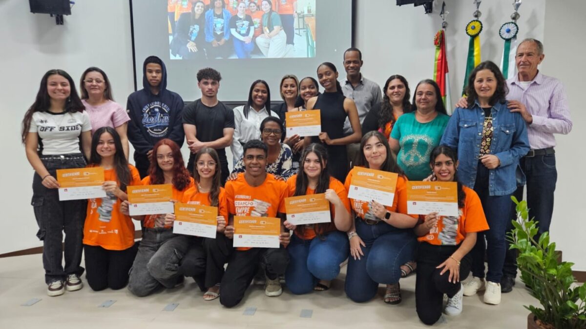 Jovens celebram formatura do projeto Geração Empreendedora em Morro da Fumaça 1 Jovens celebram formatura do projeto Geração Empreendedora em Morro da Fumaça