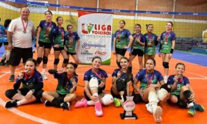 Time sub-13 FME/Voa Vôlei de Morro da Fumaça é campeão série Bronze da Liga de SC 11 Time sub-13 FME/Voa Vôlei de Morro da Fumaça é campeão série Bronze da Liga de SC