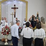 Troca do manto e escolha da rainha abrem festa em honra a Nossa Senhora Aparecida em Mina Fluorita