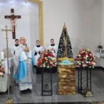 Troca do manto e escolha da rainha abrem festa em honra a Nossa Senhora Aparecida em Mina Fluorita