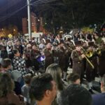 Chegada do Expresso Natalino emociona grande público na abertura da programação de Natal em Morro da Fumaça