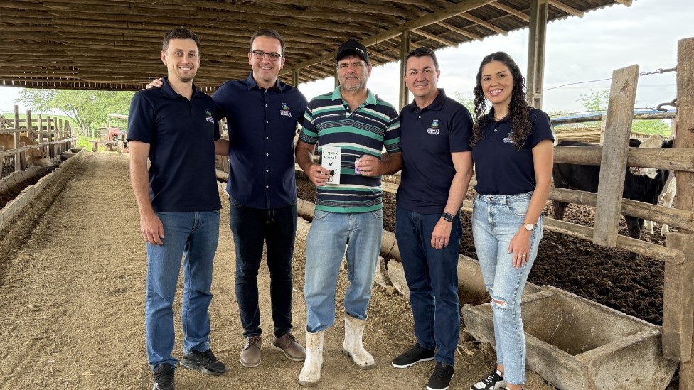 Agricultura de Morro da Fumaça distribui vacinas contra raiva bovina e carbúnculo para imunização de rebanhos