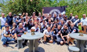 Torcedores do Vasco se reúnem em almoço de confraternização em Morro da Fumaça