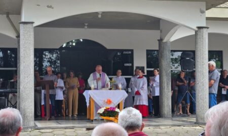Missa de Finados reúne fiéis no Cemitério Municipal de Morro da Fumaça
