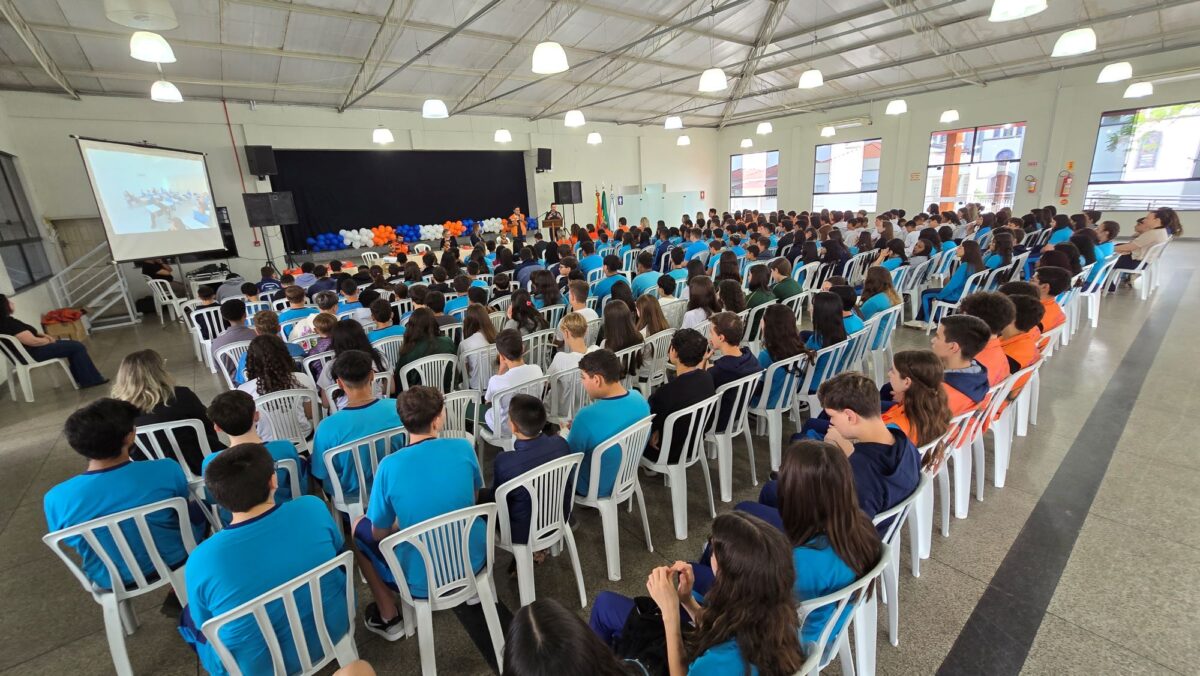 Mais de 250 alunos de Morro da Fumaça concluem formação no programa Defesa Civil na Escola