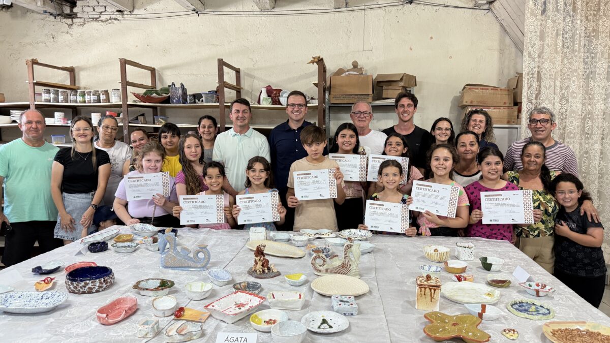 Reforçando tradição ceramista, segunda turma infantil de cerâmica artística se forma em Morro da Fumaça