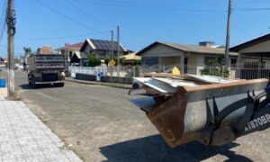 Fumaf recolhe mais de duas toneladas de móveis em mutirão de coleta de resíduos volumosos