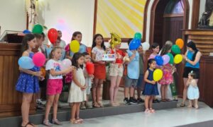 Quatro anos de Missa com as Crianças marcam tarde especial na Igreja Matriz São Roque