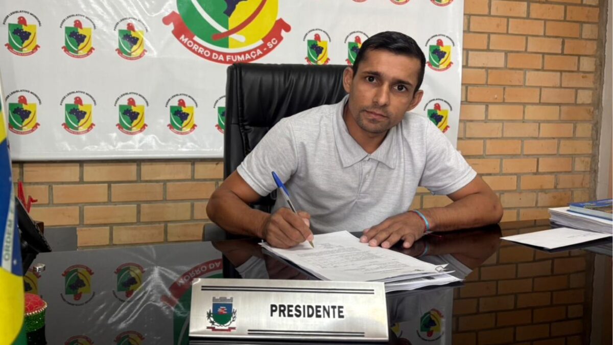 Parazinho exerce temporariamente a Presidência da Câmara de Morro da Fumaça