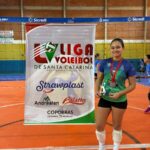 Equipe sub-14 FME/Voa Vôlei é vice-campeã da série Platina da Liga Voleibol de SC