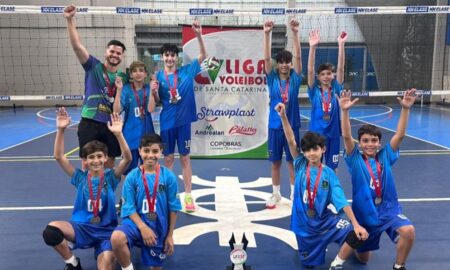 Equipe sub-13 FME/Voa Vôlei conquista vice-campeonato da série Ouro da Liga Voleibol de Santa Catarina