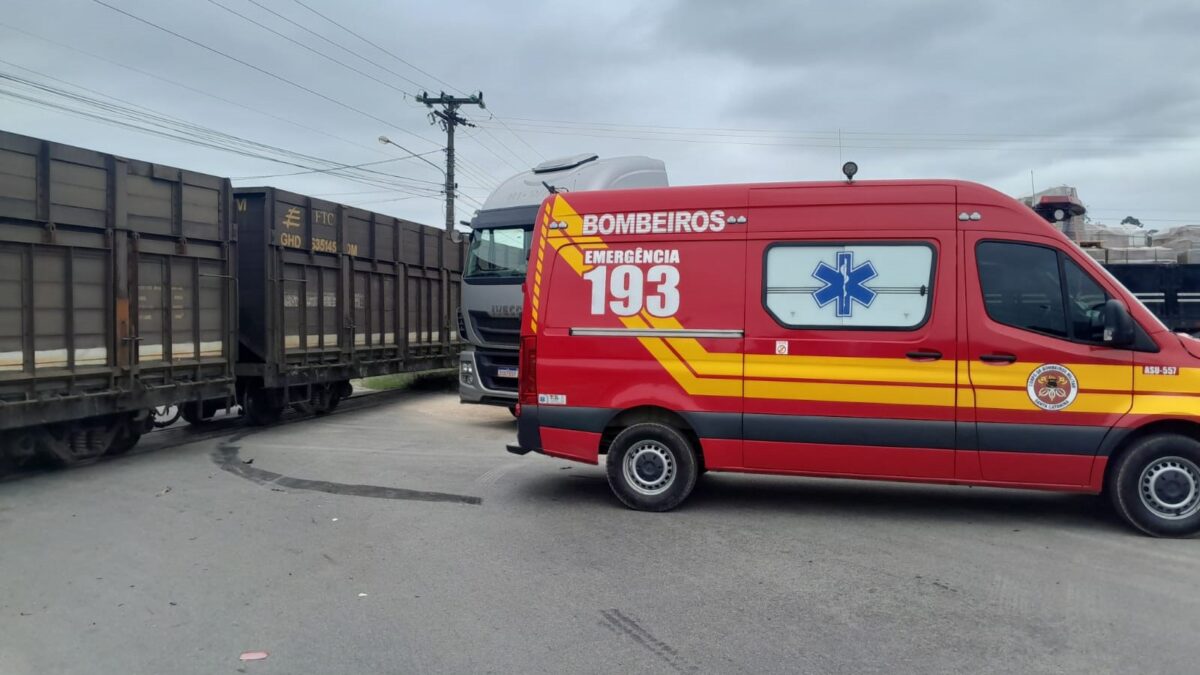 Caminhão e trem colidem em cruzamento da linha férrea no Distrito de Estação Cocal