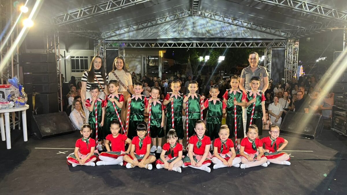 Apresentações artísticas e musicais encantam público no segundo fim de semana da Vila Natalina fumacense