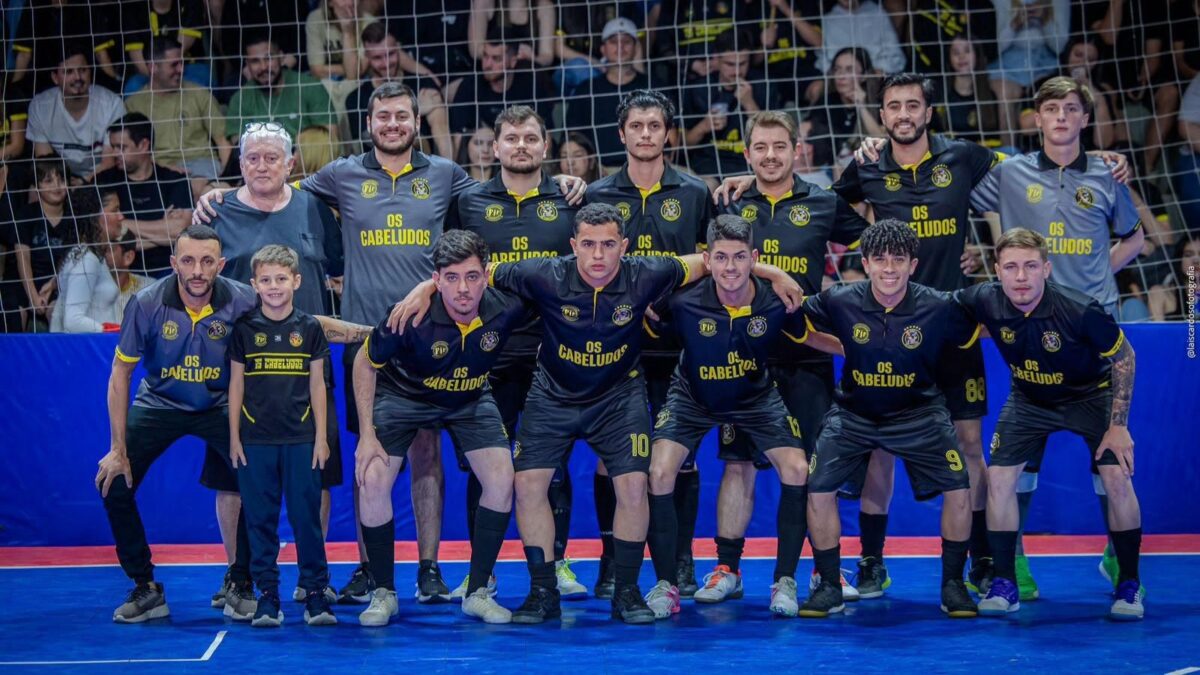 Os Cabeludos conquistam o título do 37º Campeonato da FJF