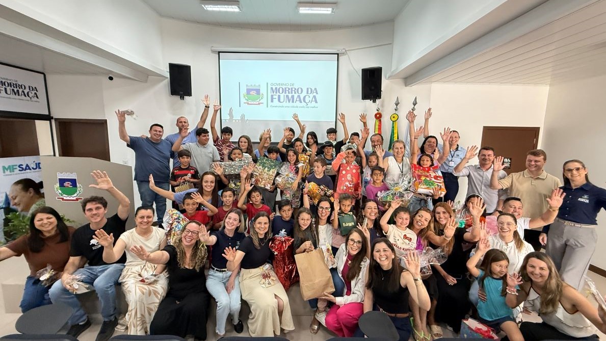 Ação solidária de Natal presenteia crianças e adolescentes atendidos pelo Serviço de Convivência de Morro da Fumaça