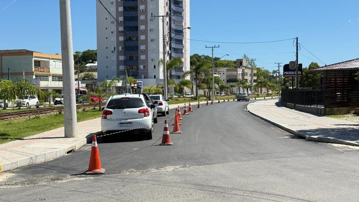 Pintura de faixas na região Central exige atenção dos motoristas em Morro da Fumaça