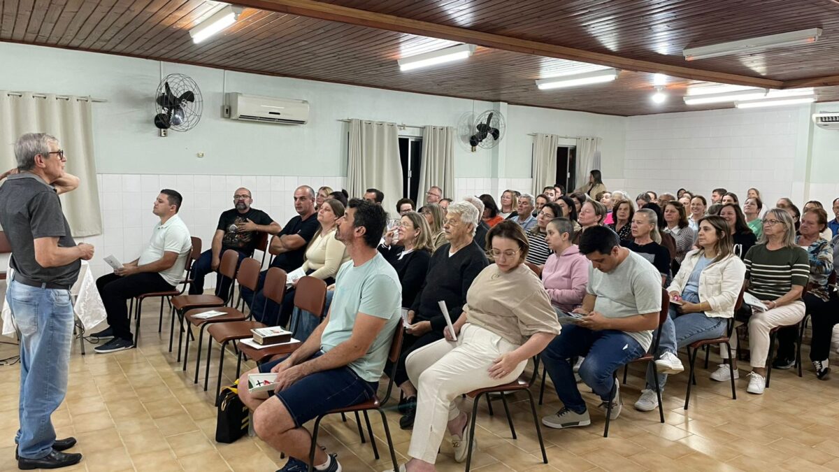 Paróquia São Roque realiza Missa de Investidura dos novos ministros da Eucaristia