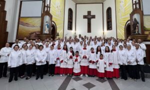 Emoção marca acolhida de 78 novos Ministros da Comunhão em Morro da Fumaça