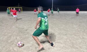 Geração e Caçadores vencem na abertura do Esplanada Master Beach Soccer