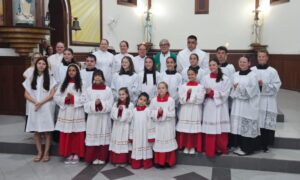 Com homenagens e carinho dos fiéis, Paróquia São Roque se despede do padre Sidnei