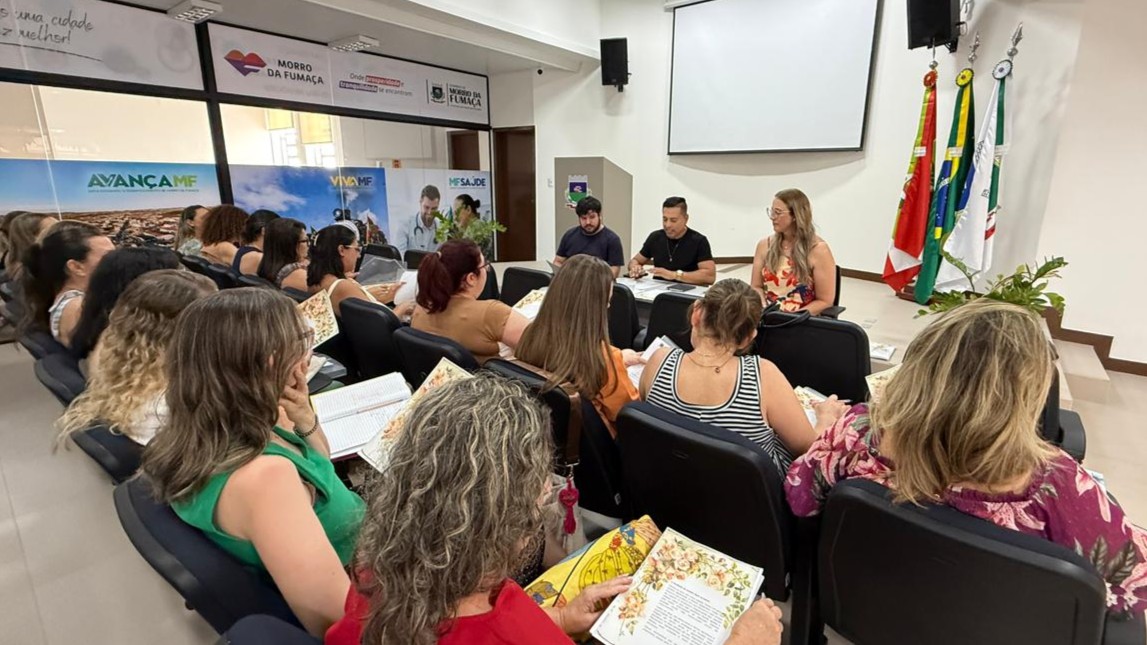Educação de Morro da Fumaça inicia preparação para o ano letivo de 2026 em reunião com diretoras escolares