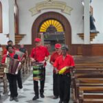 Terno de Reis percorre o centro de Morro da Fumaça em celebração ao Dia de Santo Reis