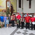Terno de Reis percorre o centro de Morro da Fumaça em celebração ao Dia de Santo Reis