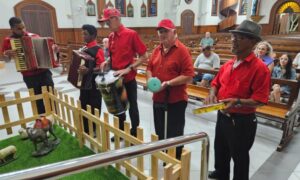 Terno de Reis percorre o centro de Morro da Fumaça em celebração ao Dia de Santo Reis