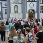 Oração da Via Sacra reúne fiéis na praça da Igreja Matriz São Roque 4 Oração da Via Sacra reúne fiéis na praça da Igreja Matriz São Roque