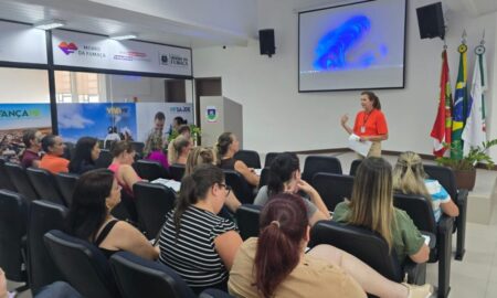 Secretaria de Educação promove reunião com gestoras para alinhar atendimentos especializados na rede municipal