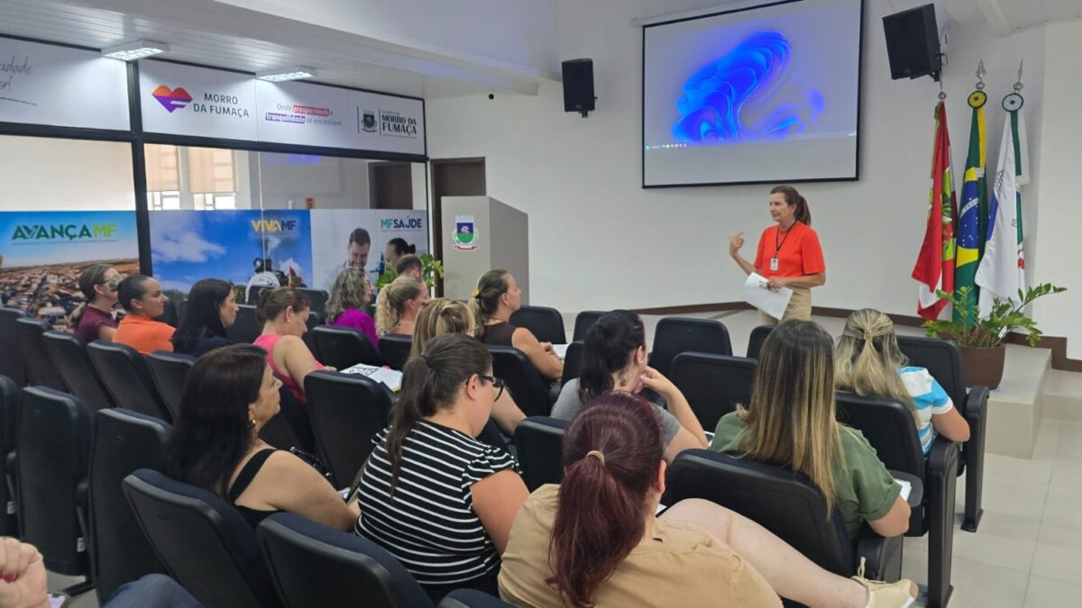 Secretaria de Educação promove reunião com gestoras para alinhar atendimentos especializados na rede municipal