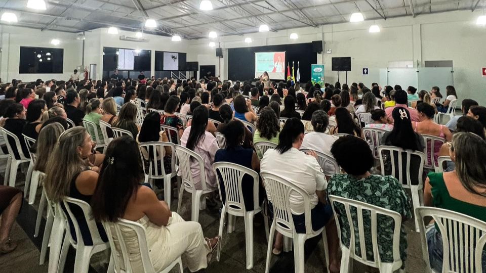 Sicoob Credija apoia com palestras o início do ano letivo para mais de 1,2 mil docentes