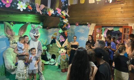 Abertura da Toca do Coelho leva encanto da Páscoa a Morro da Fumaça