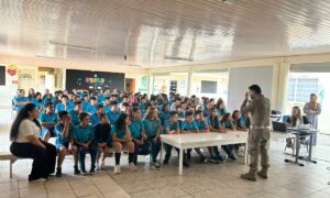 Projeto nas escolas de Morro da Fumaça orienta alunos sobre respeito, bullying e convivência