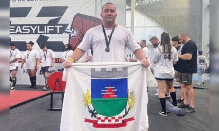 Atleta fumacense conquista título em campeonato de levantamento de peso