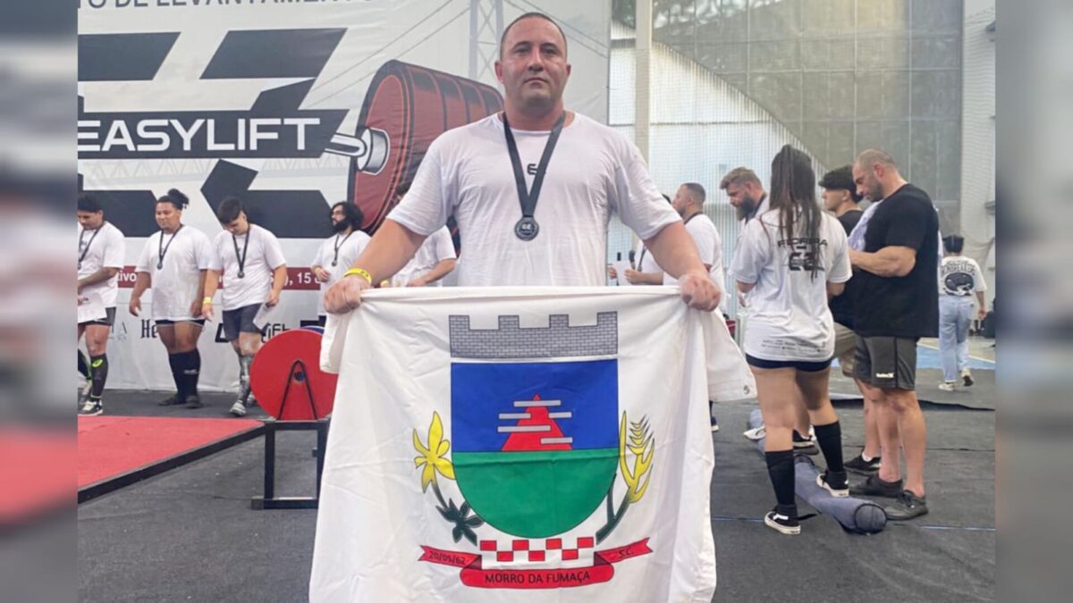 Atleta fumacense conquista título em campeonato de levantamento de peso