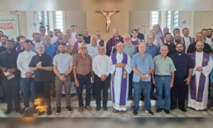 Distrito de Estação Cocal recebe padres da Diocese de Criciúma para momento de oração e comunhão